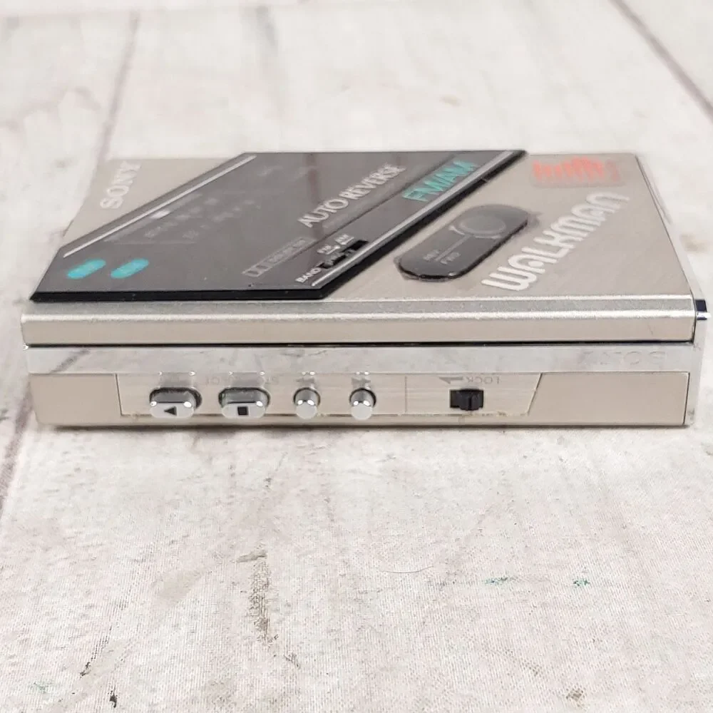 FOR PARTS Vintage Sony WM-F100 Walkman FM AM Stereo Cassette Player Auto Reverse